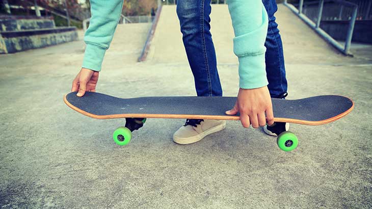 How Much Does A Skateboard Deck Weigh? Does It Matter?