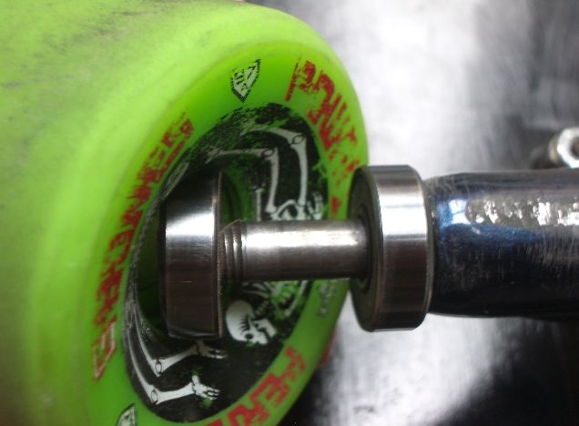 how to change skate bearings