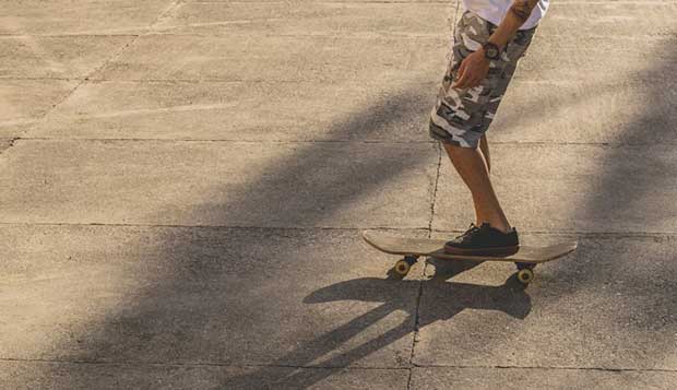 how do you stop on a skateboard
