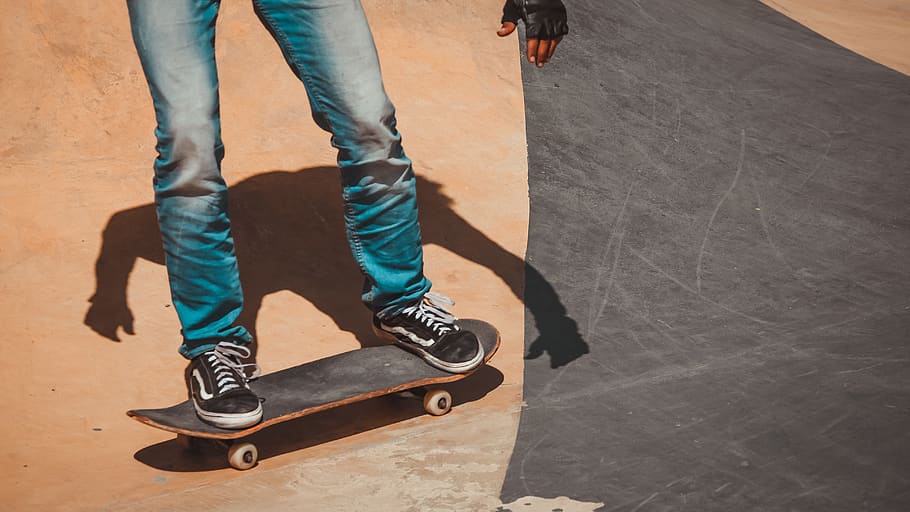 how to kick turn skateboard