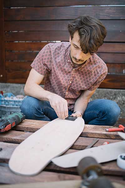 how to paint your skateboard deck